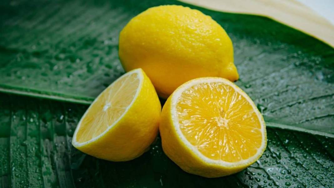 Uyumadan önce hurmanın üzerine limon sıkıp yiyin! Faydasını duyan bırakamıyor 11
